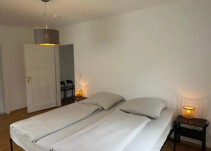 Schoene 3 Zimmerwohnung Altbau, Hochschulnah * آلين